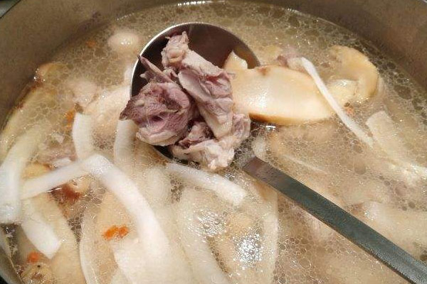 新鮮松茸椰子煲雞怎么做才好吃