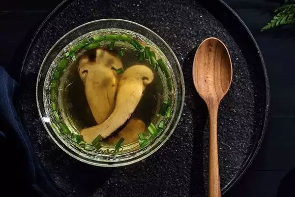 松茸煲湯會苦嗎，還可以吃嗎