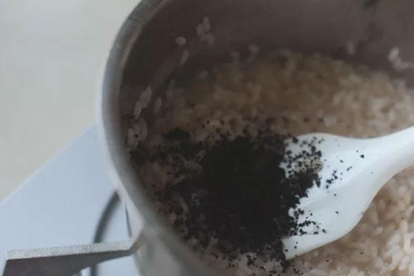 黑松露蘑菇燴飯?jiān)趺醋霾藕贸? src=