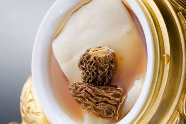 羊肚菌燉花膠的功效作用與營(yíng)養(yǎng)價(jià)值