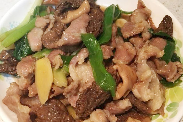 新鮮羊肚菌炒肉的功效作用與營養(yǎng)價(jià)值