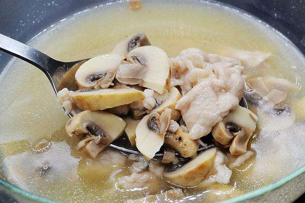 牛肝菌肉片湯的做法