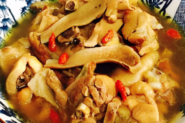 新鮮牛肝菌燉排骨湯的功效作用與營養(yǎng)價值