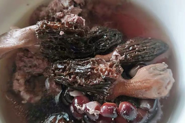 感冒了可以喝羊肚菌排骨湯嗎，經(jīng)期可以吃羊肚菌排骨湯嗎