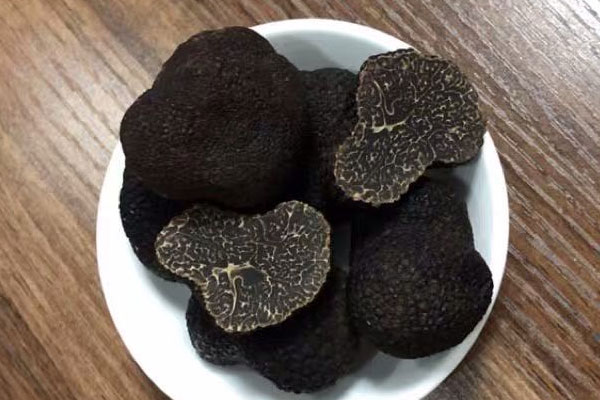 哪個(gè)國家的松露最好，黑松露可以護(hù)膚嗎