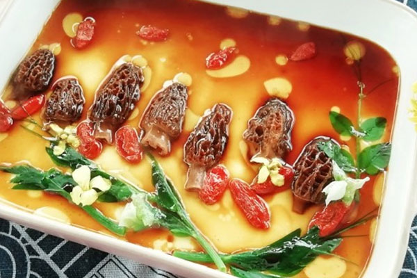 臉上有斑點的人可以吃羊肚菌嗎 臉上有斑點的人可以吃羊肚菌嗎
