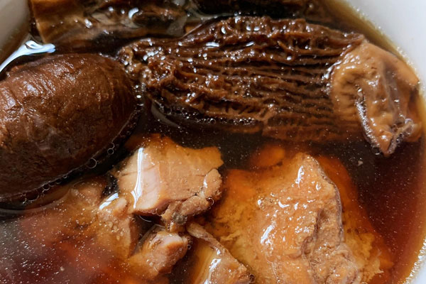 羊肚菌煲瘦肉湯還可以放什么