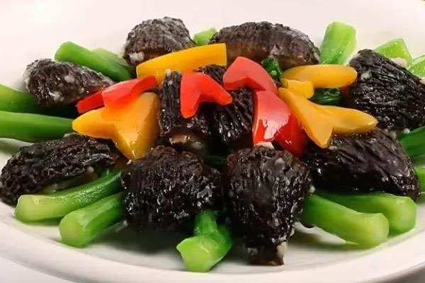 羊肚菌炒小白菜的功效作用與營養(yǎng)價值 羊肚菌炒小白菜的功效作用與營養(yǎng)價值