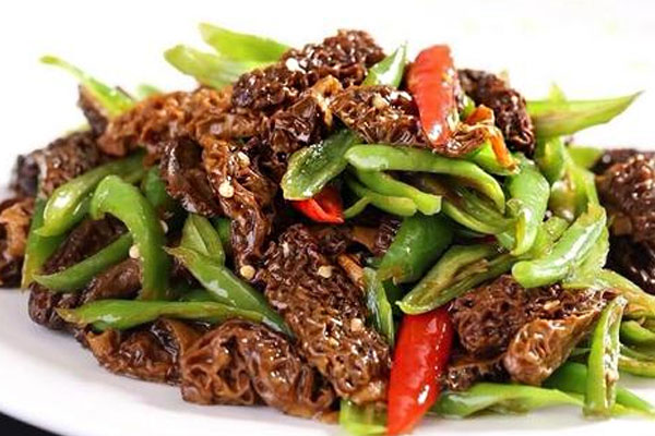 農(nóng)家小炒羊肚菌的做法，和辣椒炒羊肚菌有哪些區(qū)別