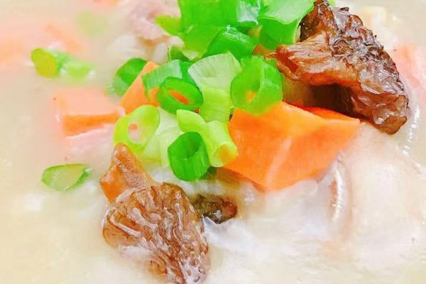羊肚菌豬腳湯怎么做好吃，怎么燉才香不油膩
