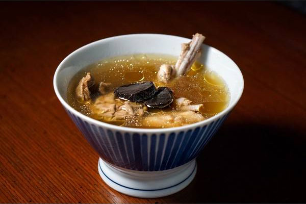 黑松露燉雞可不可以加香菇，黑松露燉雞燉多久
