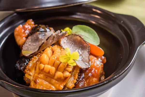 黑松露鮑魚(yú)燜雞的做法 黑松露鮑魚(yú)燜雞的做法