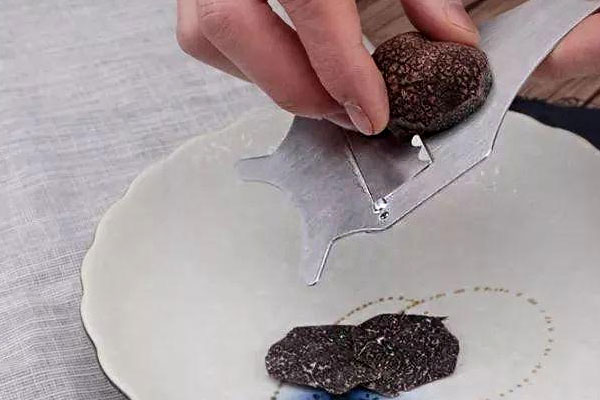 為什么要用松露刨片刀刨松露，松露切片價格貴嗎