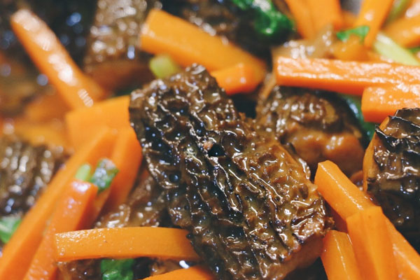 肉釀羊肚菌燜胡蘿卜的做法，有哪些功效作用