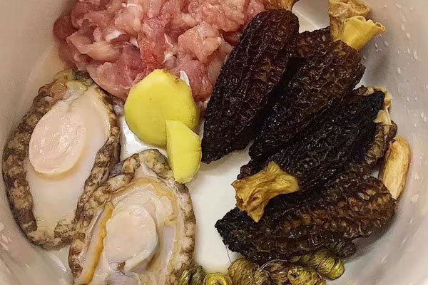 羊肚菌瘦肉鮑魚石斛湯的做法，有哪些功效作用