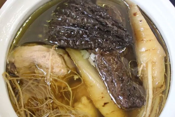 羊肚菌和什么食材一起煮湯好
