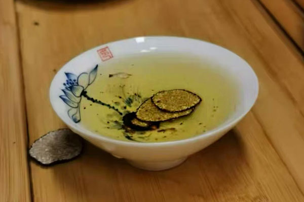 黑松露可以煮水喝嗎，松露泡水是什么味道