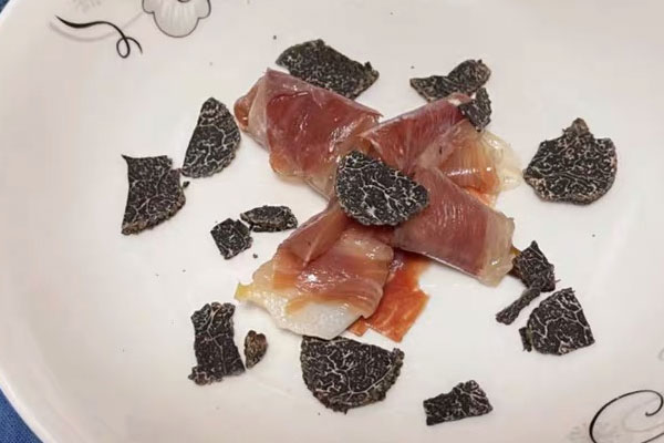 黑松露苦嗎，黑松露沒(méi)有紋路正常嗎