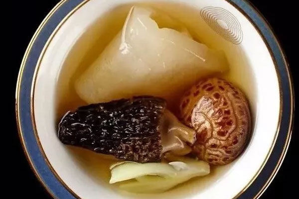 羊肚菌泡水喝好還是煮湯喝好