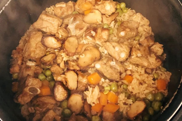 松茸豌豆排骨飯的功效作用與營養(yǎng)價值 松茸豌豆排骨飯的功效作用與營養(yǎng)價值