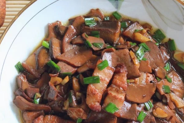 牛肝菌炒五花肉怎么做好吃，有哪些做法竅門(mén)