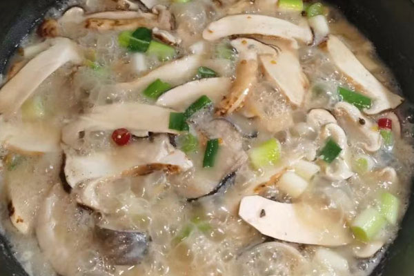 松茸煮鮰魚的營養(yǎng)價值 松茸煮鮰魚的營養(yǎng)價值