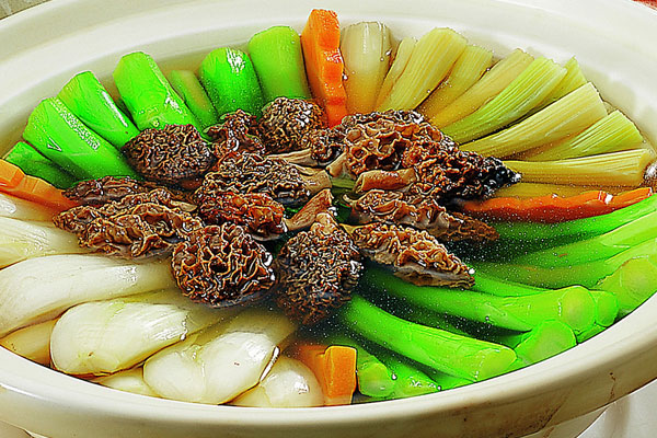 煲湯羊肚菌什么時候放，羊肚菌煲湯什么季節(jié)好