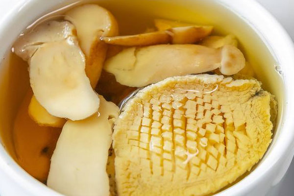 鮑魚松茸湯適合孕早期喝嗎，松茸海鮮湯是干的松茸嗎