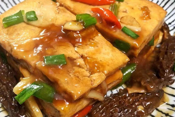 羊肚菌辣椒燜豆腐怎么做，有哪些營養(yǎng)價(jià)值