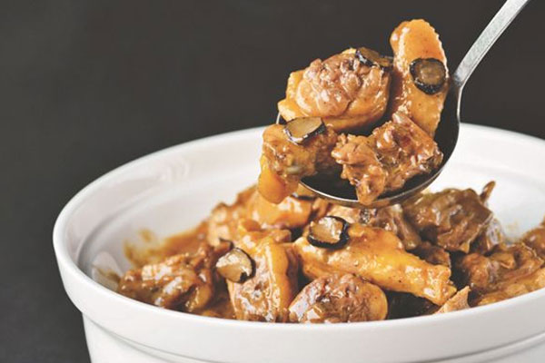 黑松露農(nóng)家燜雞怎么做好吃，有哪些營養(yǎng)價值