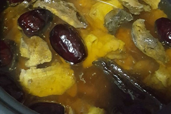 牛肝菌海裙菜雞湯的做法，有哪些功效作用
