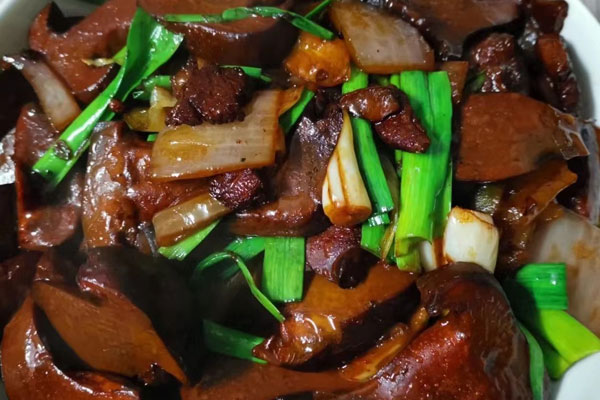 青蒜洋蔥炒牛肝菌怎么做好吃，有哪些營(yíng)養(yǎng)價(jià)值