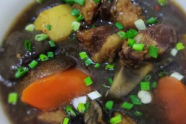牛肝菌燉牛腩怎么做好吃，有哪些食用禁忌