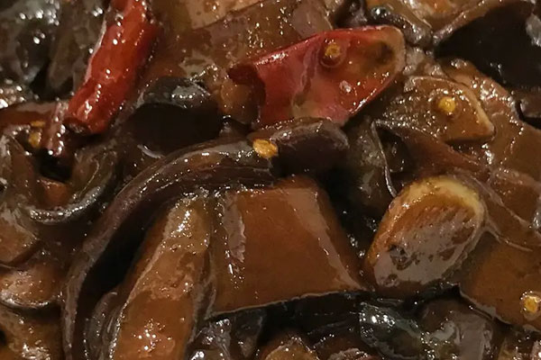 牛肝菌不適合什么人吃，炒牛肝菌可以放蔥嗎
