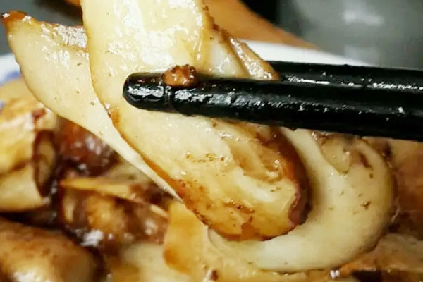 煮熟的松茸隔夜可以吃嗎，松茸雞湯冬天放了2天能喝嗎