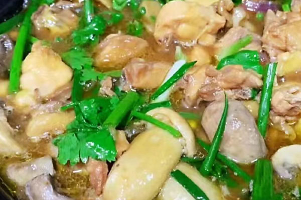 松茸口蘑燜雞怎么做好吃，有哪些功效作用