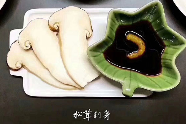 過(guò)敏的人群可以吃松茸嗎 過(guò)敏的人群可以吃松茸嗎