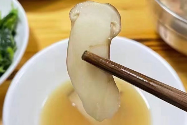 痛風(fēng)可以吃松茸燉雞嗎，過(guò)敏性鼻炎可以吃松茸嗎