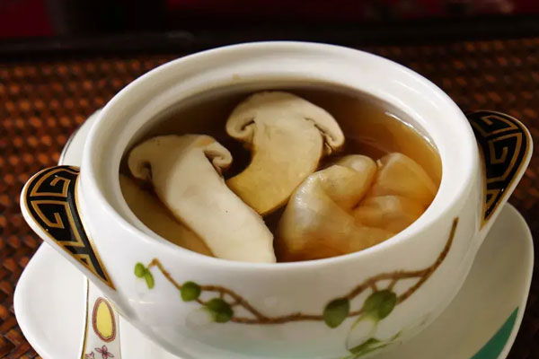 孕早期可以喝松茸湯嗎 孕早期可以喝松茸湯嗎