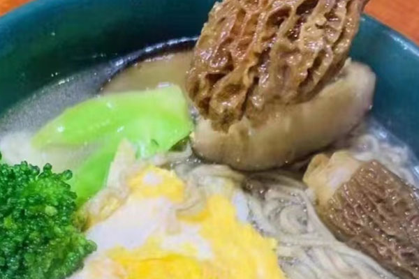 羊肚菌生吃了一個有事嗎 羊肚菌生吃了一個有事嗎