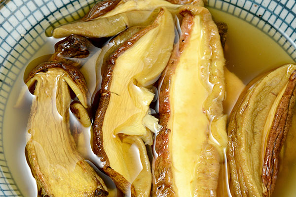 牛肝菌泡多久最好，牛肝菌泡發(fā)隔夜有毒嗎