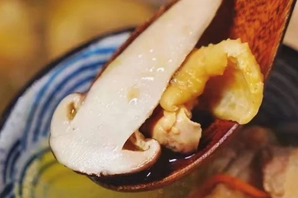松茸一年產(chǎn)幾次，松茸每年的產(chǎn)量有多少